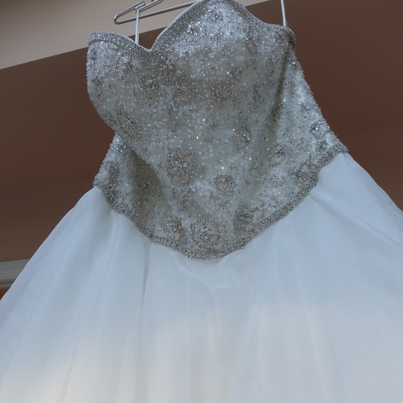 Never Worn Kleinfeld Dress Size 24!! - Picture 5 of 6